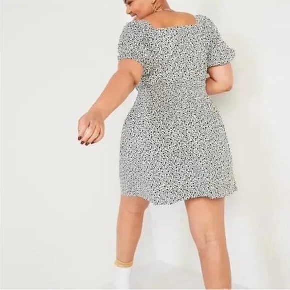 Old Navy Black & White Floral Smocked Puff Sleeve Square Neckline Mini Dress 2X - Picture 11 of 11